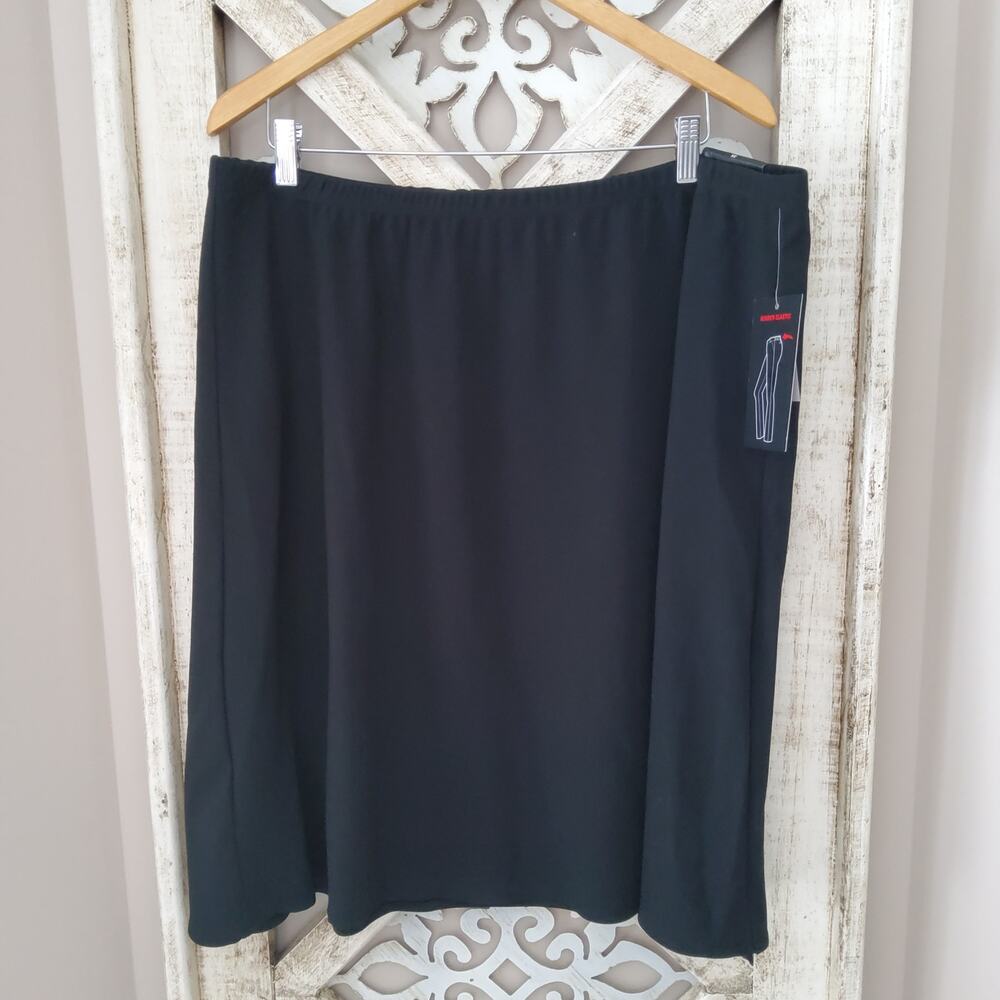 Briggs Women's Plus Hidden Elastic Comfort Waistband A-Line Flare Skirt in Black